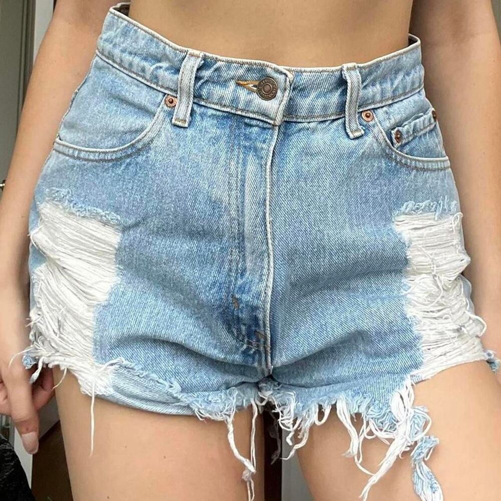 Levis Women's Denim Highwaisted Shorts Vintage